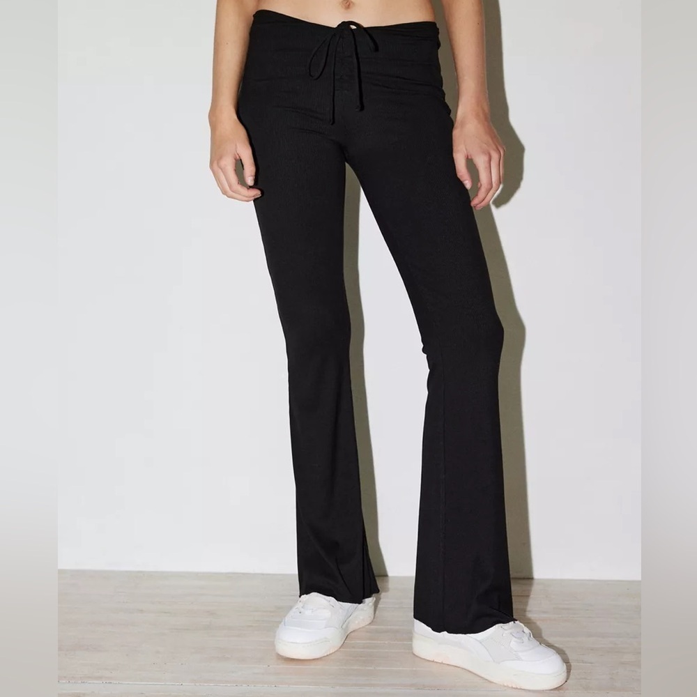 Urban Outfitters Out From Under Ruched V-Waist Flare Black Legging NWT
